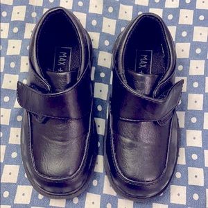 3/$15 Max + Jake toddler dress shoes 👞